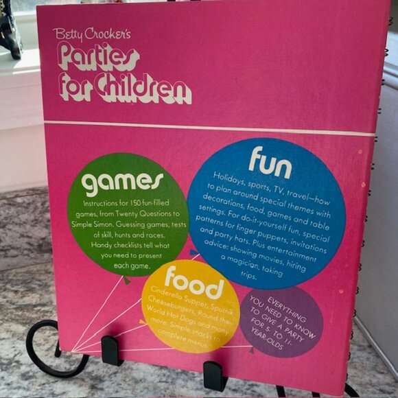 Betty Crocker "Parties for Children" Book -- Vintage MCM - Picture 9 of 10